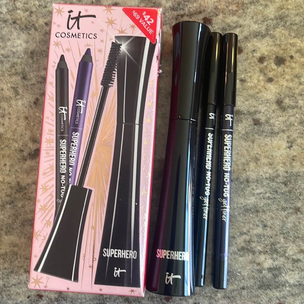 ❤️NEW!!!❤️ IT Cosmetics. Superhero, Mascara and 2 No tug Gel-Liner.